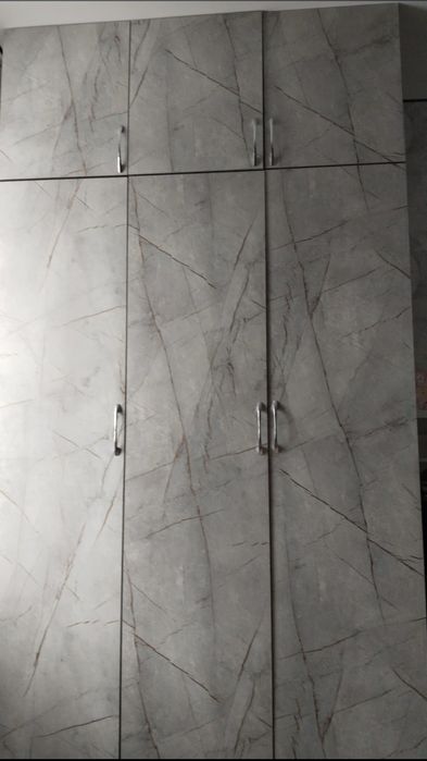 Срочно продам шкаф