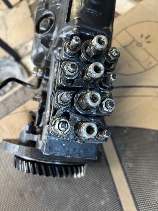 Pompa injectie Bosch si injectoare motor Mercedes OM364