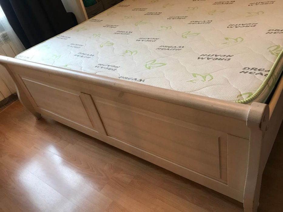 Двухспальная кровать