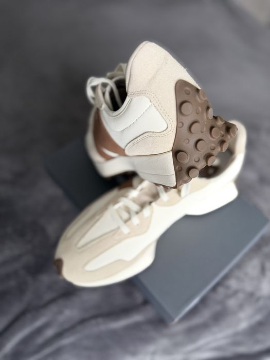 New Balance 327 bej/crem cu logo maro marimea 44.5 noi originali