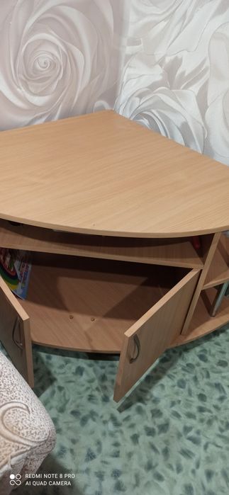 Срочно!Продам тумбу под телевизор