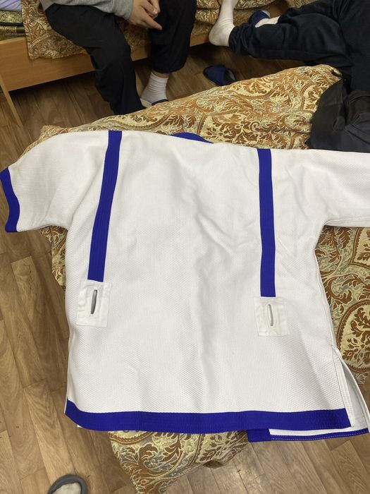 продаются кимано размер 160