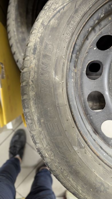 Железни джанти с гуми от Шкода Октавия 2
4бр.
 
Грайфер около 5мм
Дот