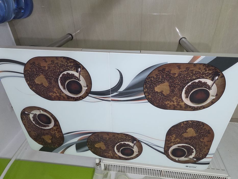 Masa bucatarie de sticla cu 4 scaune