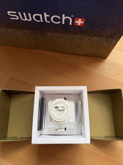 Ceas Omega x Swatch Mission to EarthPhase Moonshine Gold nou