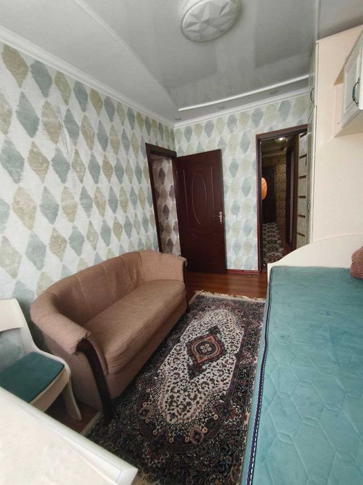 Бўстон даҳасида 4 хоналик Квартира сотилади