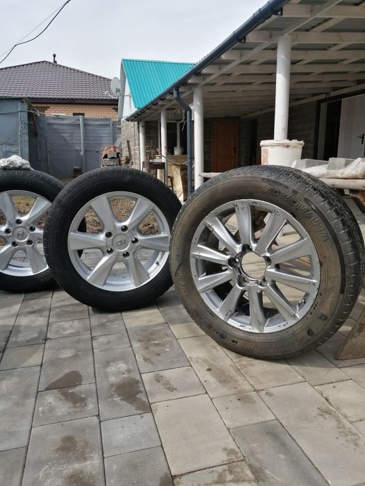 Продам шины. TOYOTA LEXUS