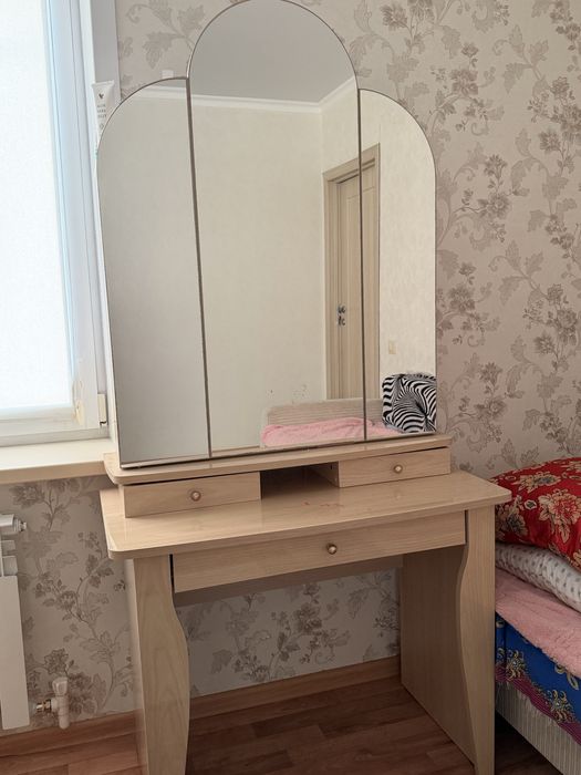 Спальний гарнитур, кровать