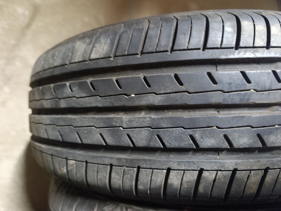 Два комплекта почти новых шин 195/205/65/15