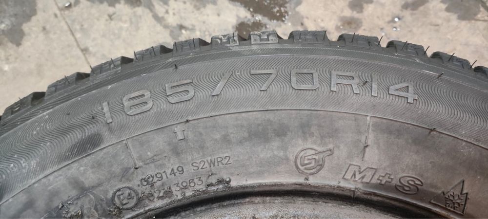 Шины на 14 185/70 Максис шипы
