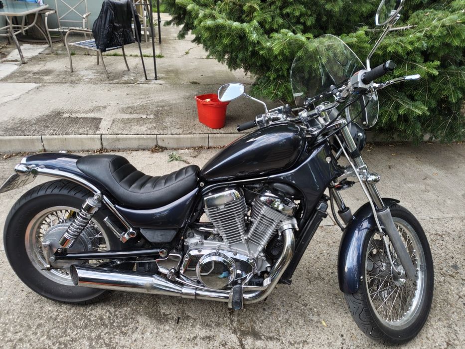 Suzuki Intruder vs700
