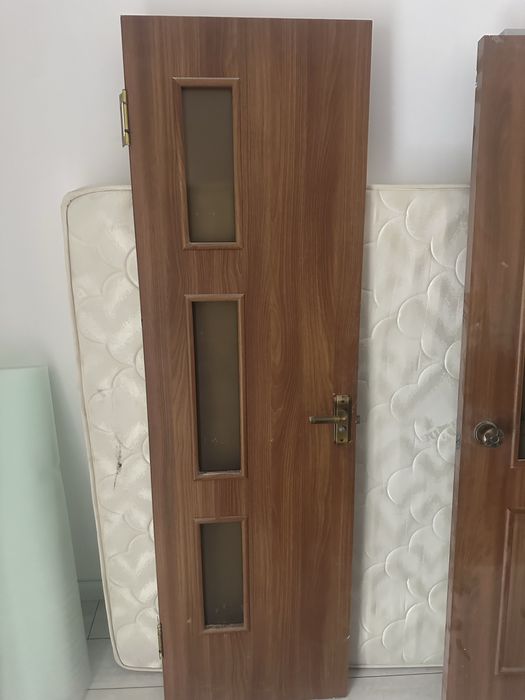 Есик сатылады...