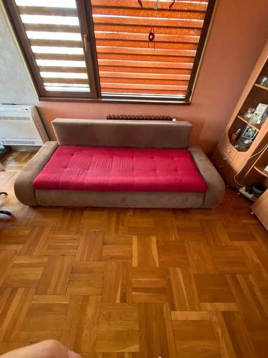 Разтегателен диван - масив, велур, перфектно състояние - 399€