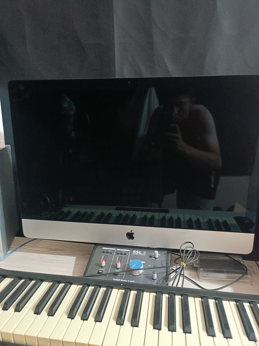 Imak 27.256.8.gb.  xard.2 tera mede kilavsh.oladigan tushungan odam te