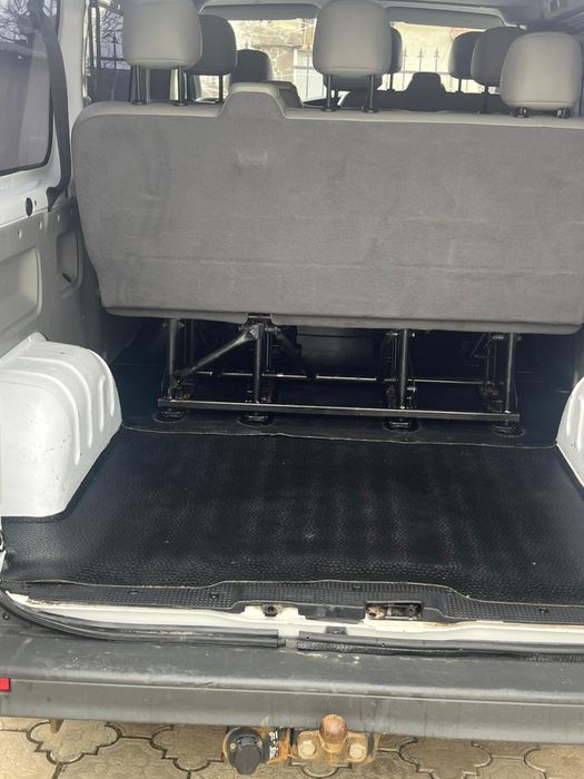 Opel vivaro 8+1 model lung