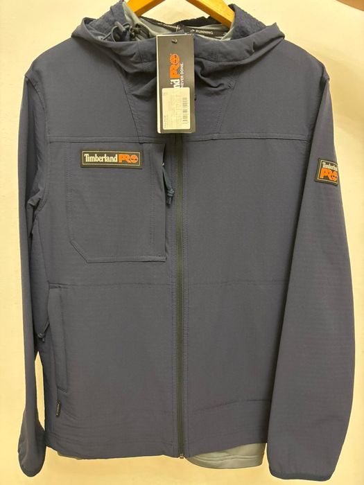 Продам новую ветровку