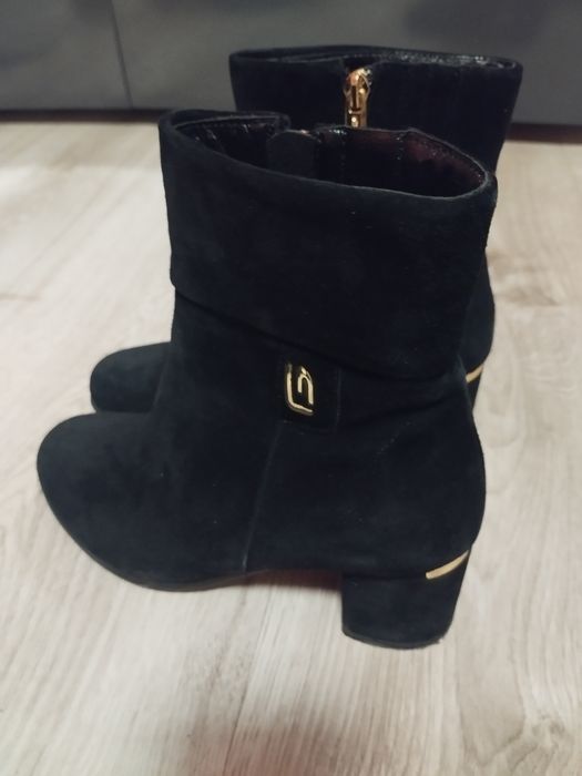 Дамски боти с ток