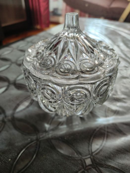 Захарница кристална