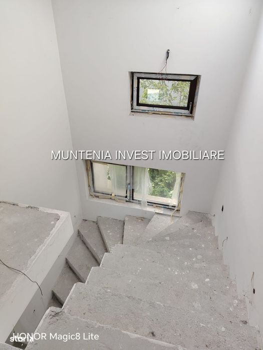 Oportunitate! Casă spațioasă, zona centrală - Pitești