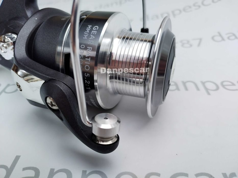 Mulineta Crap FL HFR6000 CU 6 rulmenti si TAMBUR METALIC