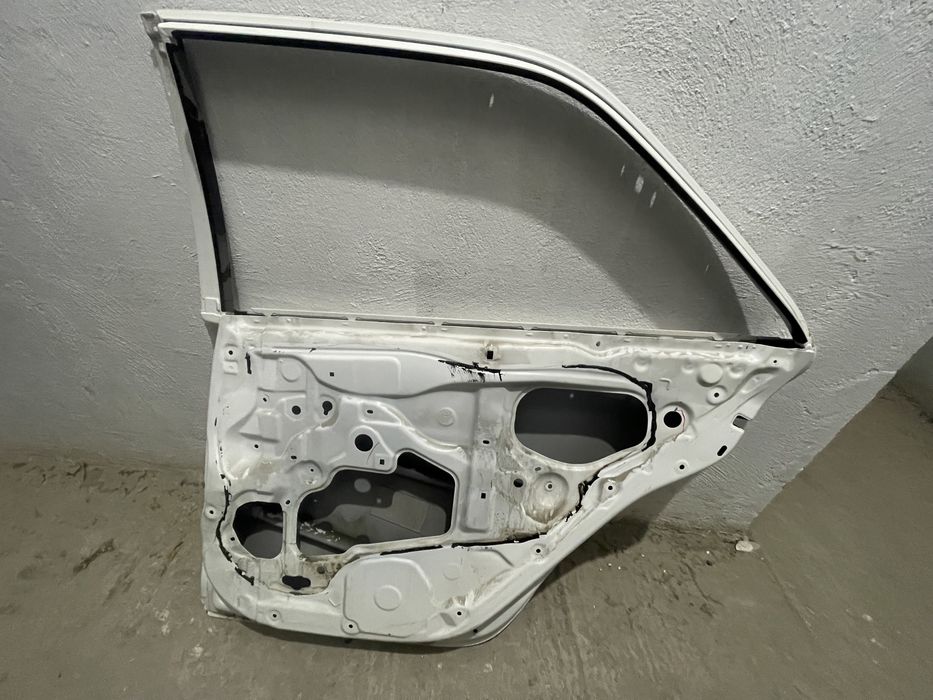 Дверь задняя камри 50