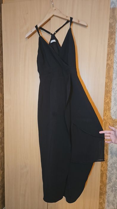 Продам платья новые.