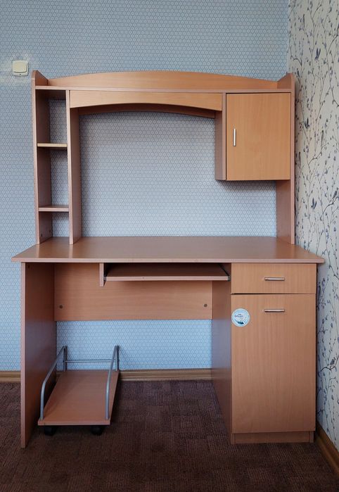 Продам письменный стол