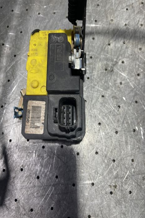 Broasca usa fata stanga 8650545 Volvo S60 prima generatie (facelift)