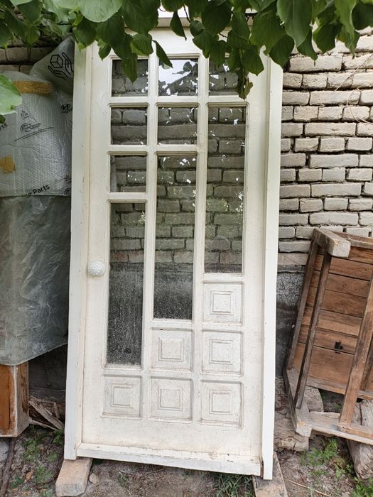 Hammasi 300min  Eshik rom sotiladi