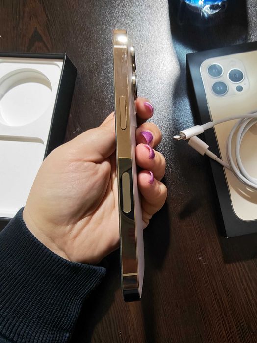 Продавам iPhone 13 pro