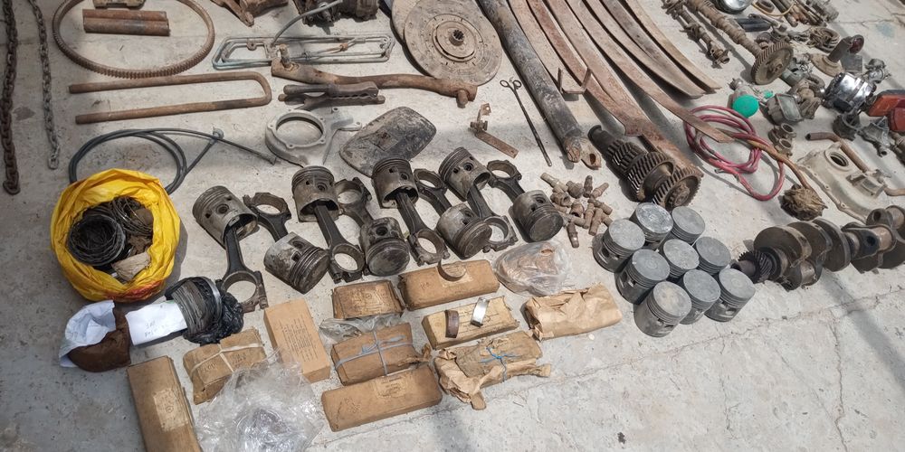 Зил запчасть сотилади