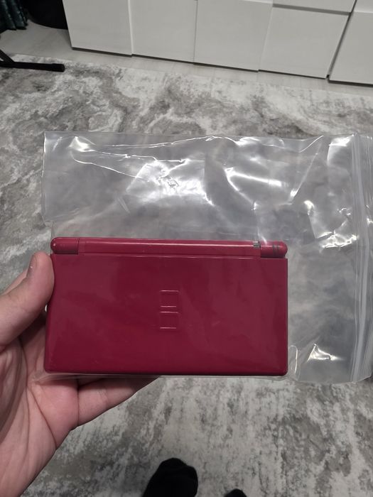 Nintendo DS Lite 2006 ca nou cu incarcator original !