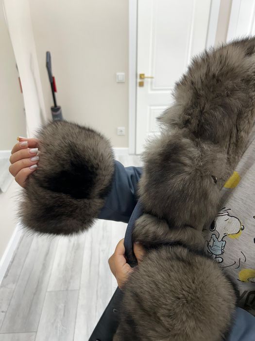 Продается парка, в отличном состоянии,одевалась пару раз………………………………..