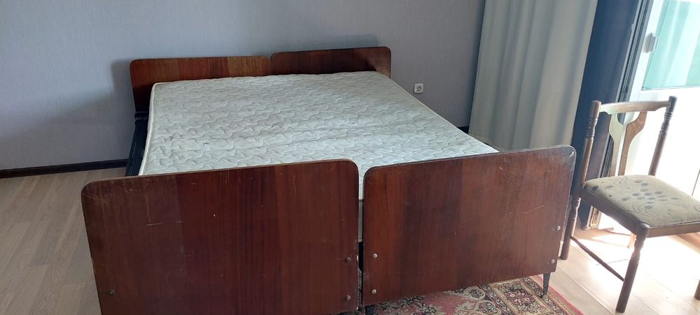 Продам кровати с матрасом