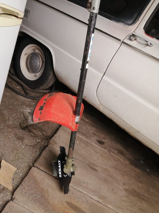 Триммер бензиновый