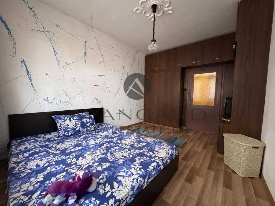 Продава се Тристаен апартамент в Пловдив, Кючук Париж - 110 кв.м за 2133 €/кв.м - Снимка #3