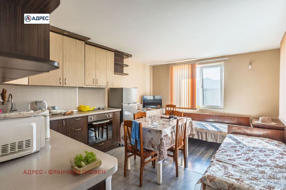 Продава се Етаж от къща в Плевен, Сторгозия - 100 кв.м за 1460 €/кв.м - Снимка #2