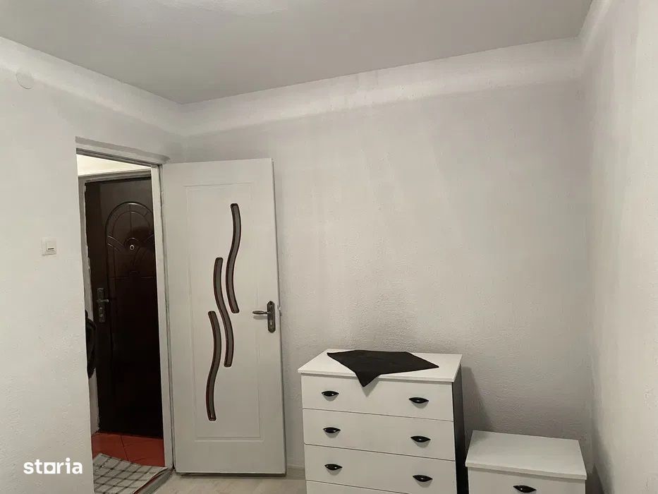 Rovinari - Vanzare apartament 3 camere - Str. Mioritei
