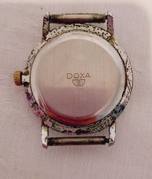 Ceas Doxa vechi, de colectie, mecanic, cu ceva patina a timpului. Necesita curatare