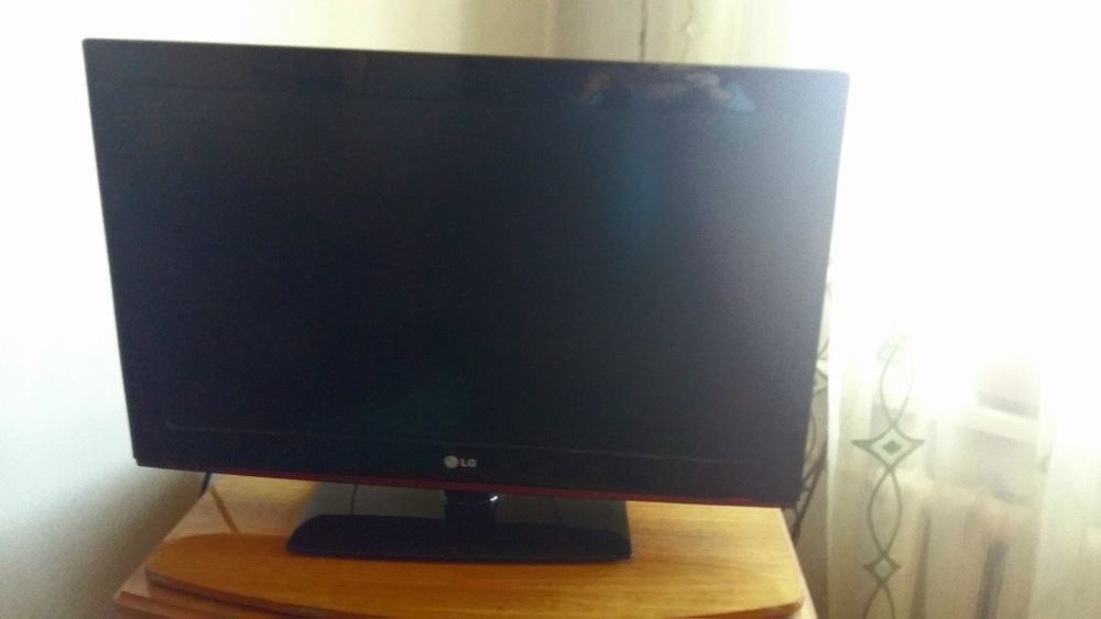 Продам телевизор LG