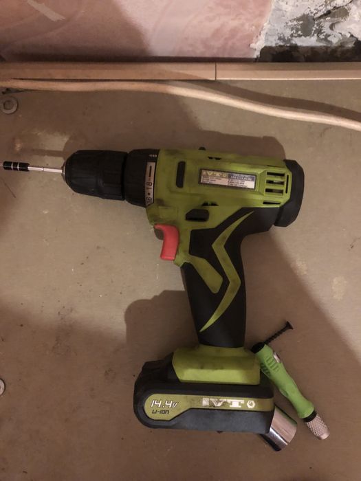 Продам шуруповерт