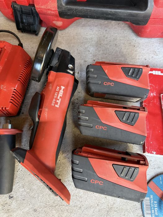 Hilti AG 125-A22 3х5,2Ah безчетков ъглошлайф