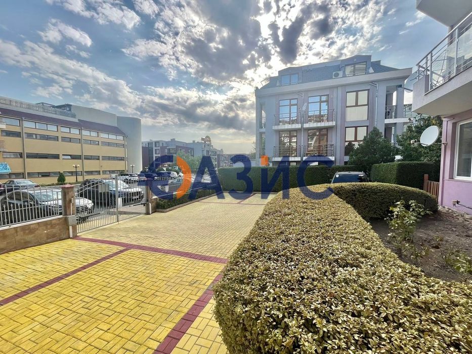 Продава се Тристаен апартамент в Свети Влас - 136 кв.м за 1350 €/кв.м - Снимка #2