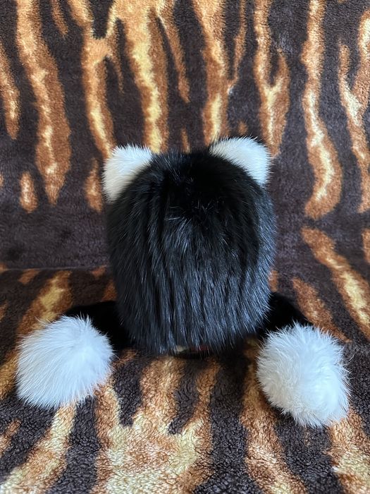 Шапки детские ,варежки.