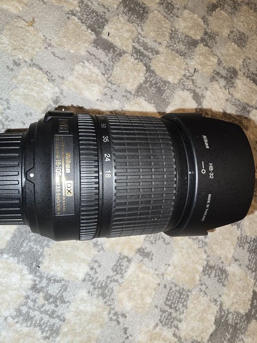 Nikon D7100 "18-105" VR Kit plus alte accesorii citiți descrierea