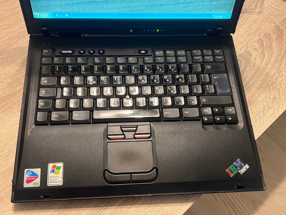 Laptop IBM ThinkPad R51 Pentium M retro paralel jocuri vechi XP