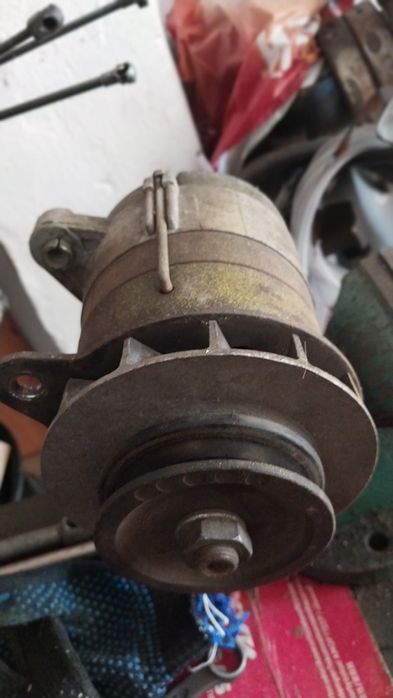 Генератор  24 вольт  на трактор с двигателем Д-160, Д-170 маде СССР