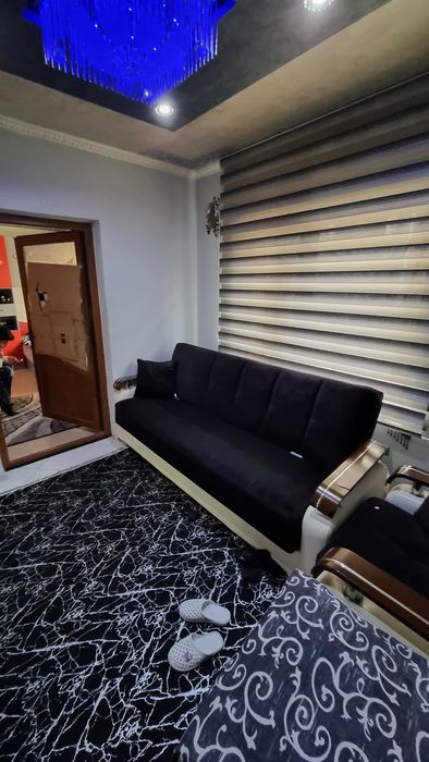 1729-Продава се двуетажна масивна къща в кв. "Варош"!