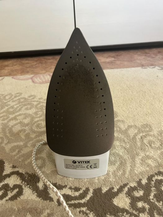 Продаю утюг VITEK