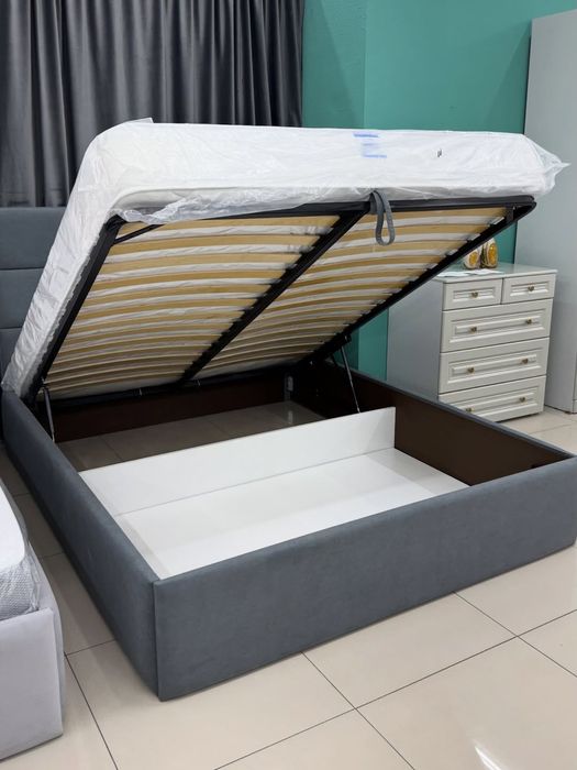 Кровать двухспальная